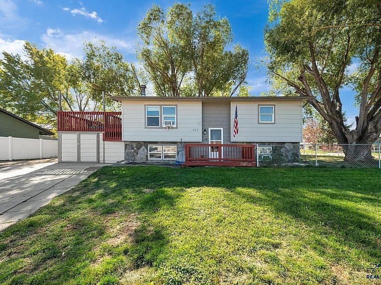 517 Lion Dr photo 1