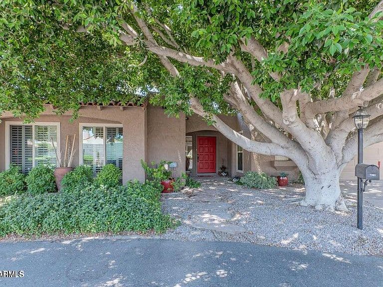 7302 E ROSE Lane photo 1