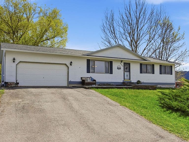 9225 Grouse Dr photo 5