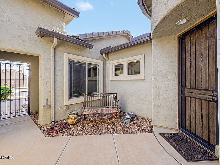 5640 W VICTORY Way photo 3