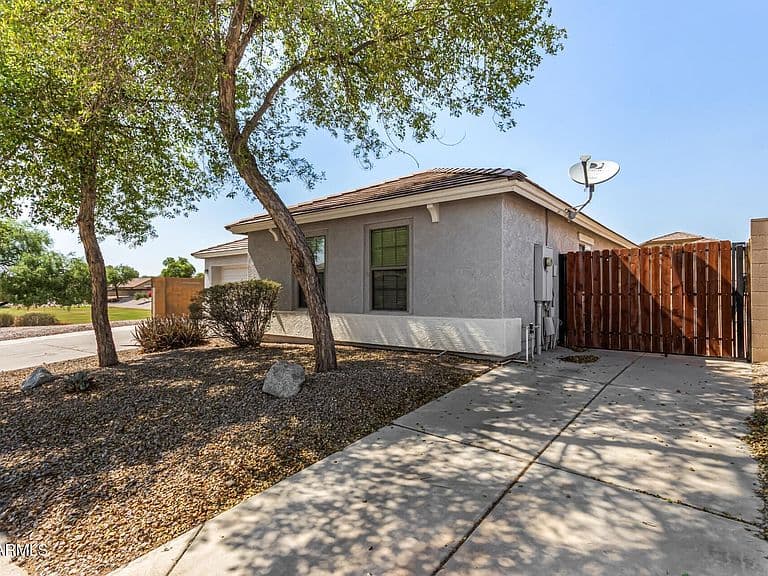 25544 W SUPERIOR Avenue photo 5