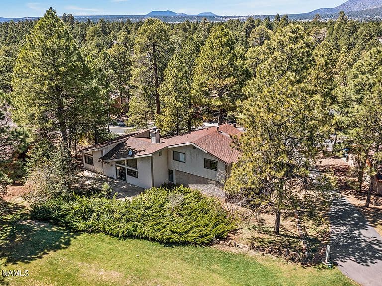 5155 N Country Club Dr photo 1