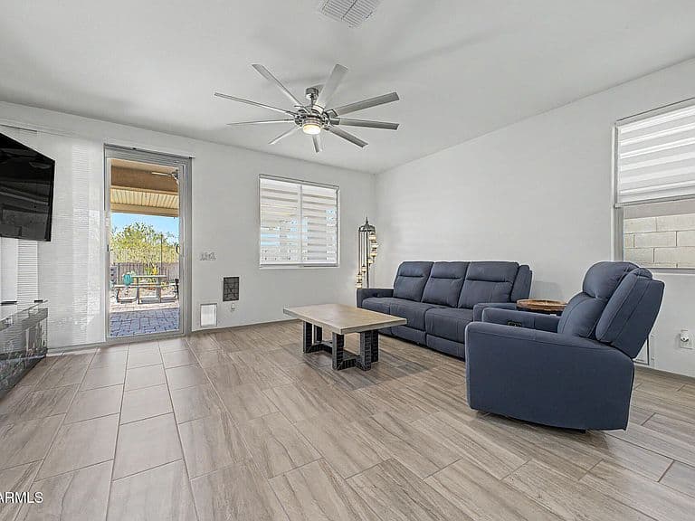 17452 W SPRING Drive photo 4