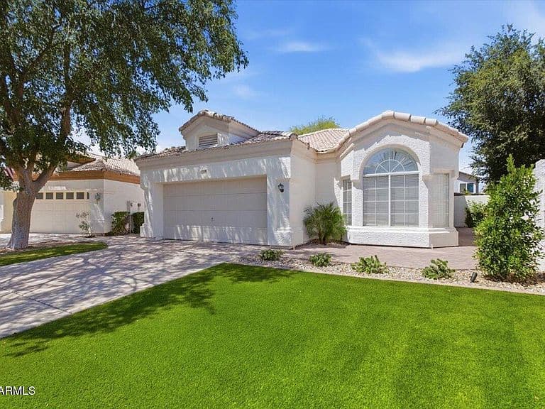 1028 N COLUMBUS Drive photo 5