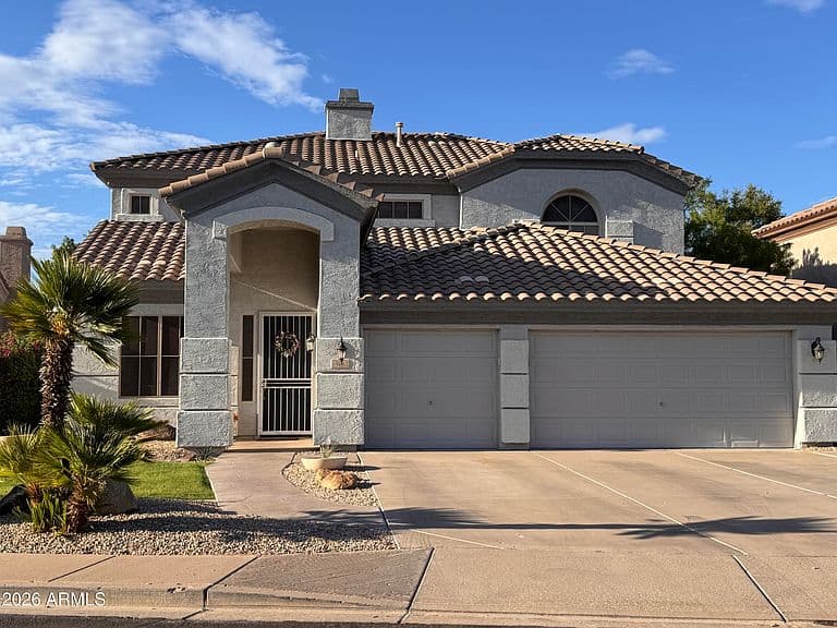 320 W LEAH Avenue photo 1