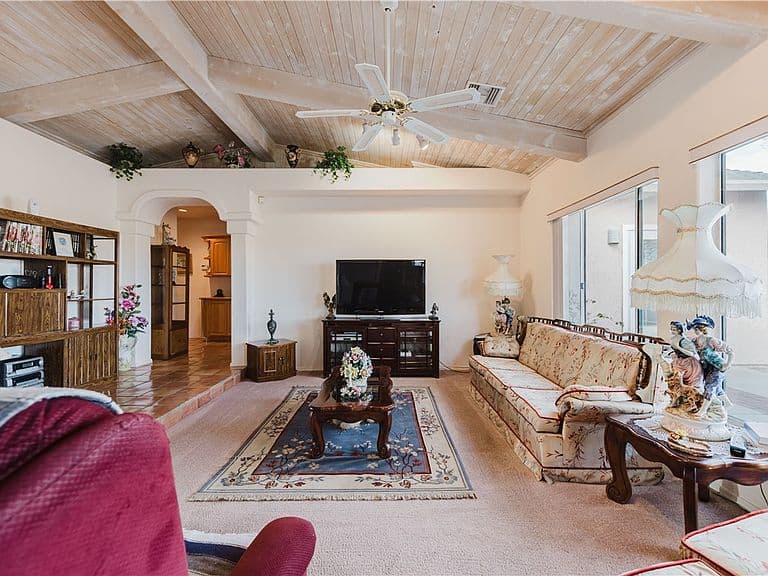 1837 Wolf Road photo 3