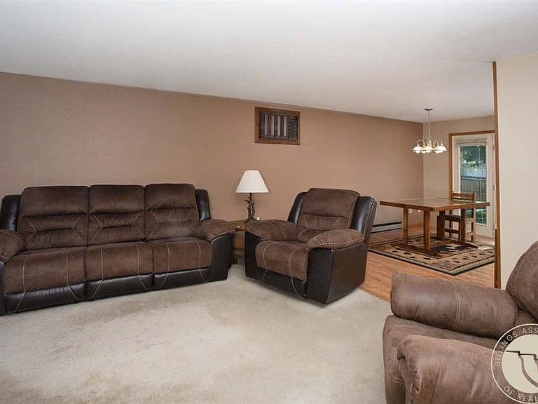 587 Chokecherry Pl photo 3