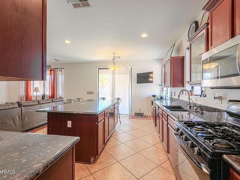 1440 E Cody Circle photo 4