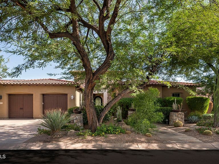 9413 E DESERT VILLAGE Drive photo 1