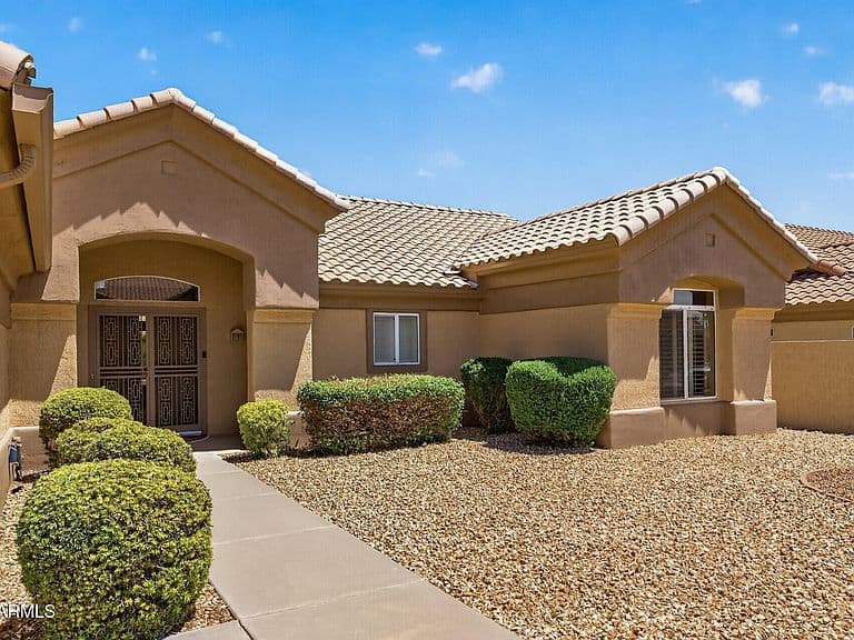 15624 W SENTINEL Drive photo 5