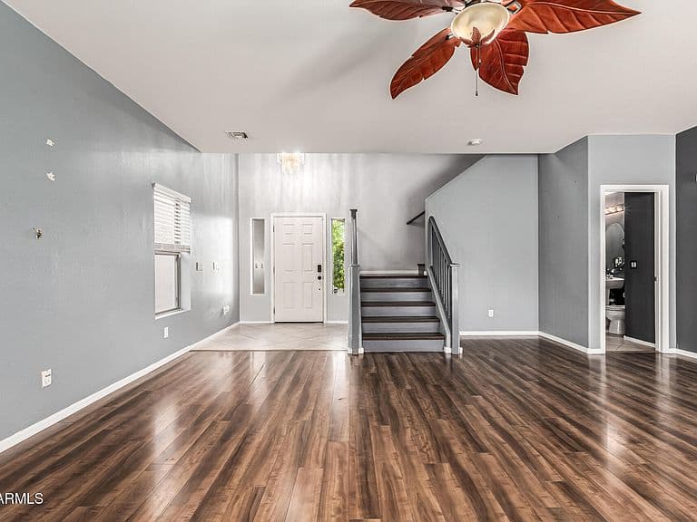 17592 W Young St photo 4