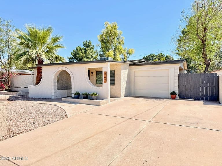 267 W HILLSIDE Street photo 3