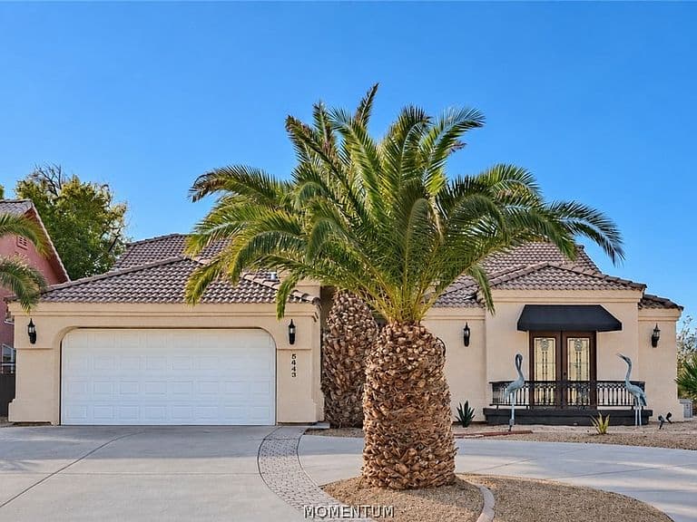 5643 S Club House Drive photo 1