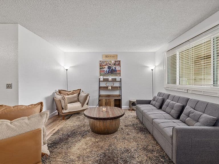 1286 Babcock Blvd photo 3