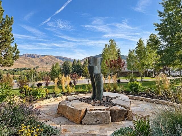 115 Highlands Dr photo 2
