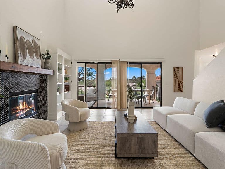 15548 E CAVERN Drive photo 2