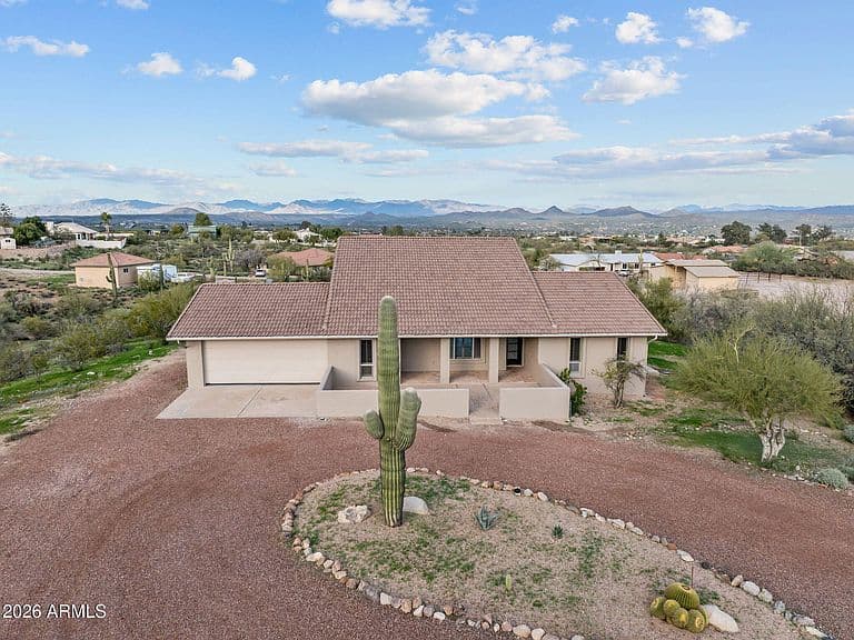 1560 Vista Drive photo 2