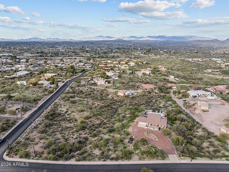 1560 Vista Drive photo 4