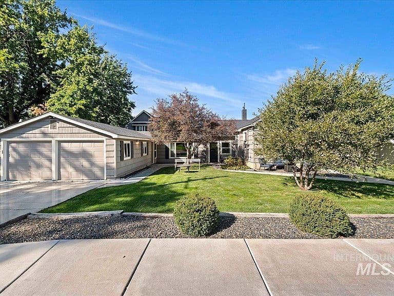 1303 N Ethridge Ln photo 2
