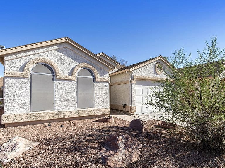 1862 E PEACH TREE Drive photo 2