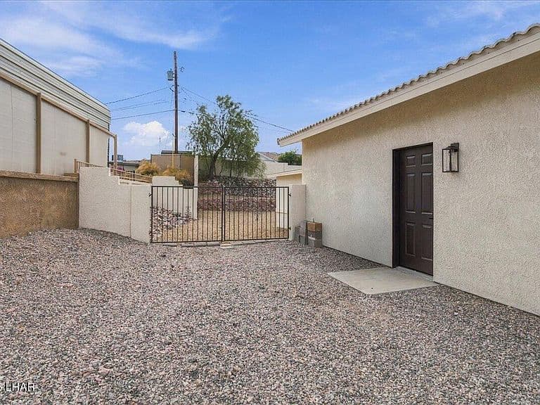 3300 Thundercloud Dr photo 4