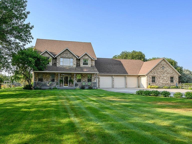 1707 Larson Rd photo 2
