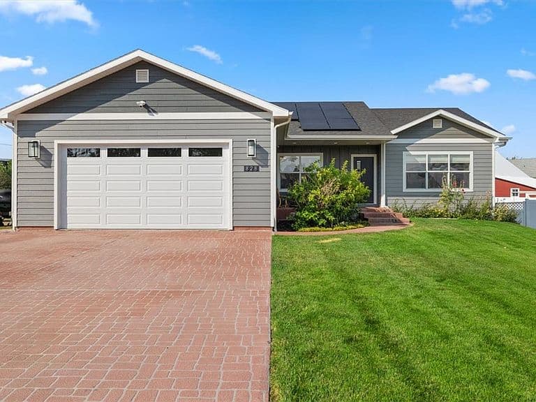 828 Troy Cir photo 1