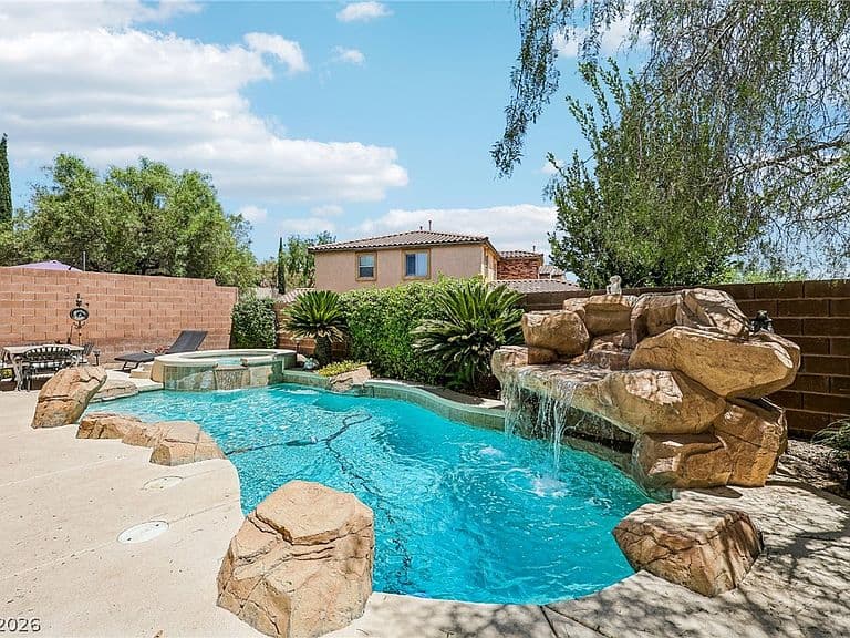 834 La Sconsa Dr photo 2