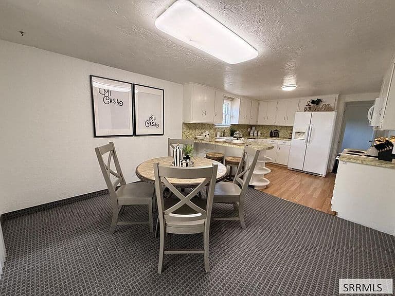 1455 Clark Dr photo 2