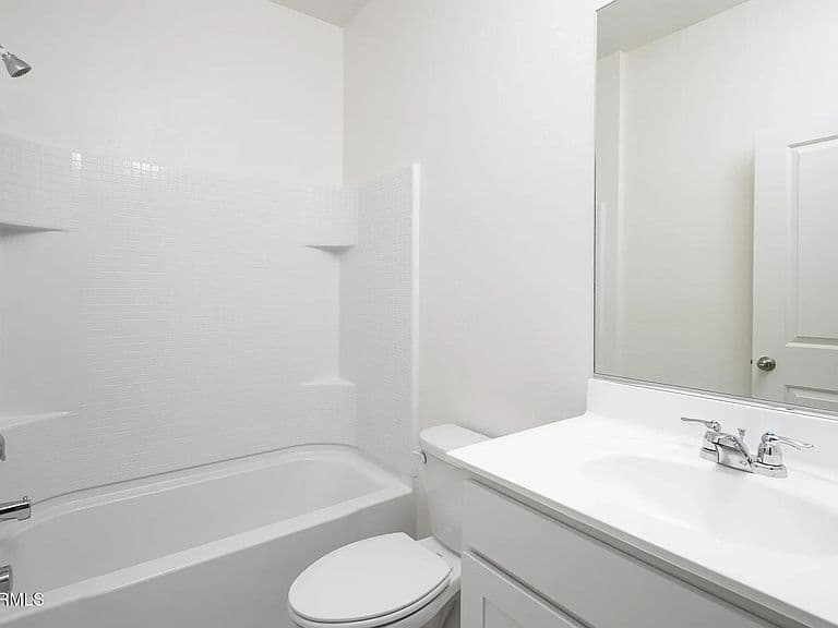 10226 W DEVONSHIRE Avenue photo 2