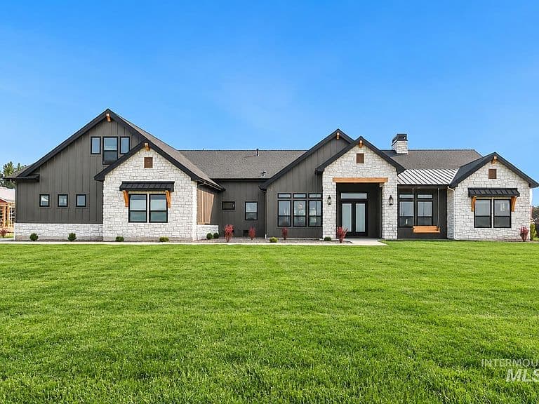 7792 E Windmill Ranch Ln photo 1