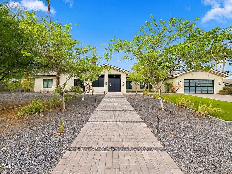 6246 E HILLCREST Boulevard photo 2