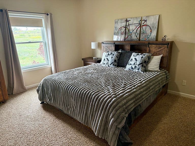 7405 Monad Rd photo 2