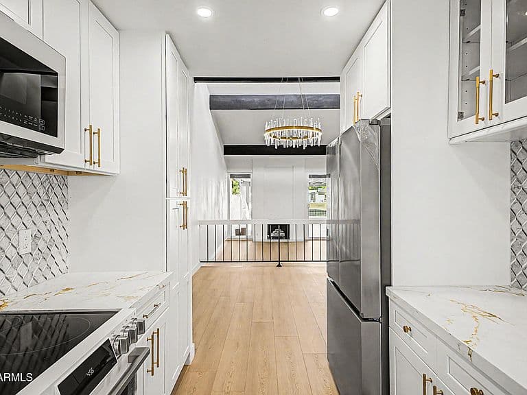118 W TAM OSHANTER Drive photo 5