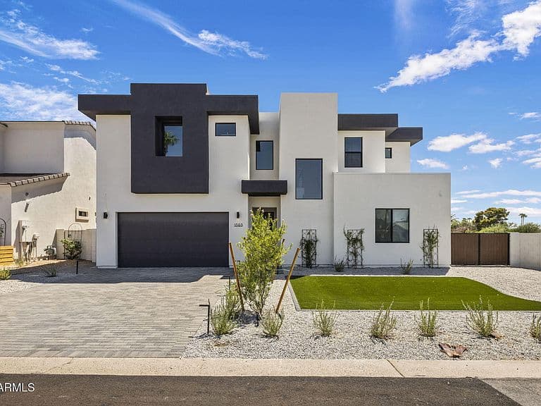 1303 E ORANGEWOOD Avenue photo 2
