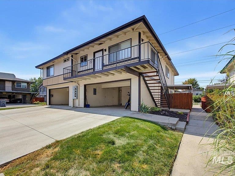 1142 S Phillippi St #2-B photo 3