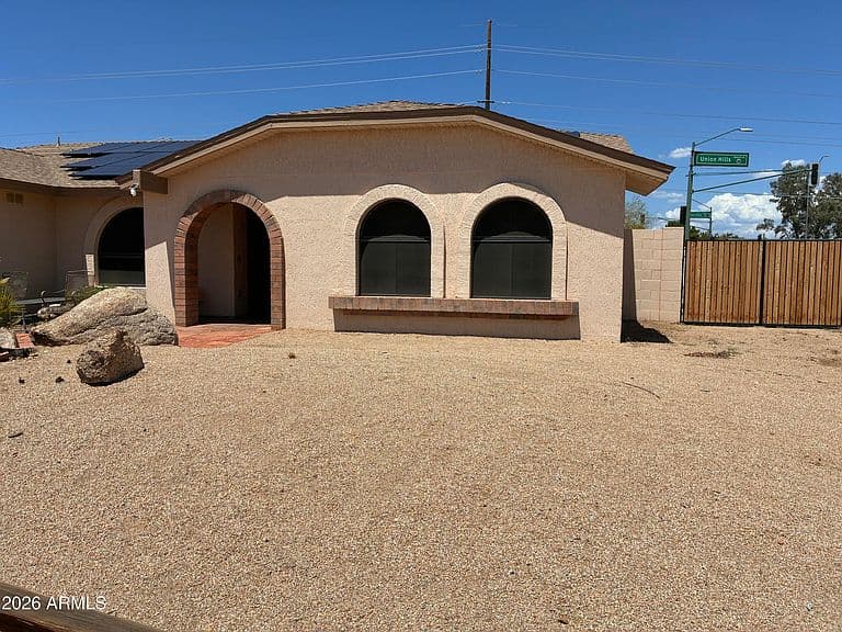 3902 W VILLA THERESA Drive photo 2