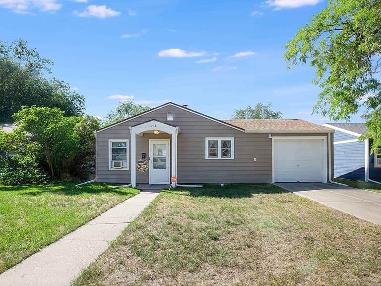 231 E Saint Andrew St photo 1