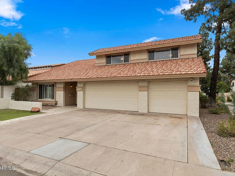 1331 E Northshore Dr photo 3