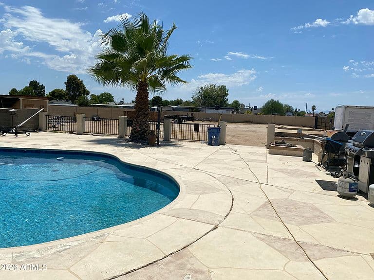 5241 W Tierra Buena Lane photo 3