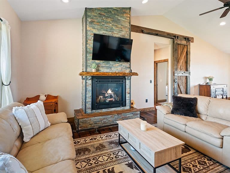 2996 Canyon Ridge Dr photo 4