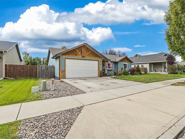 5167 Pertile Ln photo 2