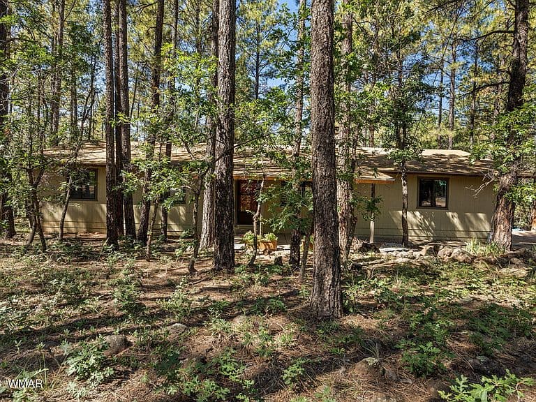 1438 Hill Dr photo 2