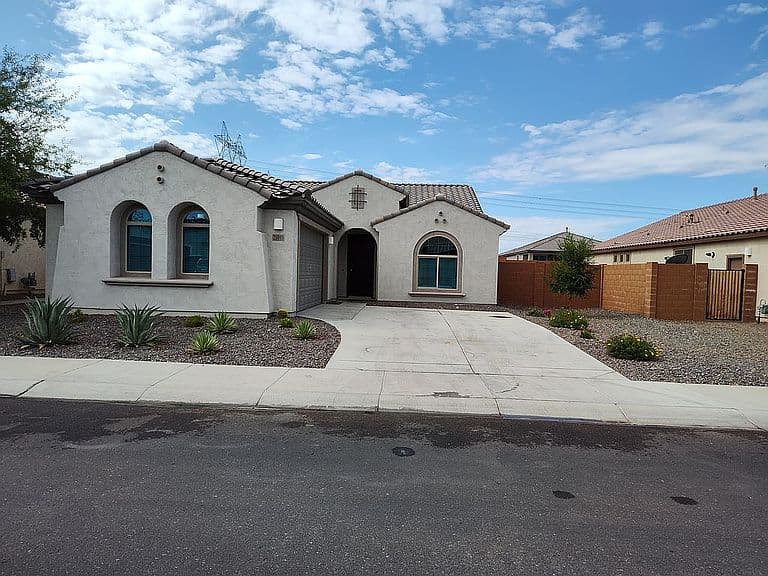 25915 W Quail Ave photo 3