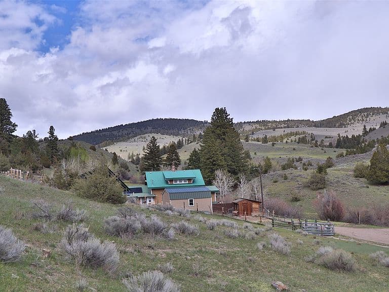 187 Edwards Gulch Rd photo 1