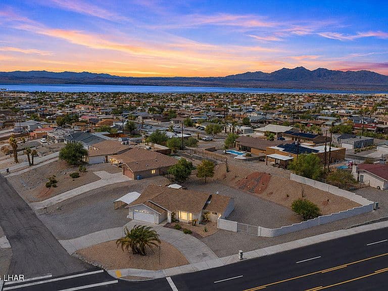 301 Acoma Blvd N photo 5