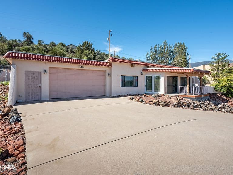 201 E PAPAGO Lane photo 4
