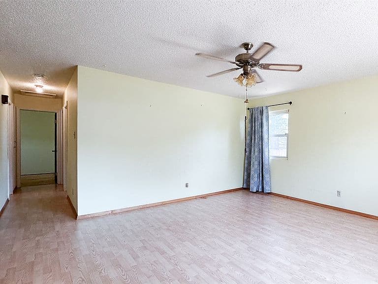 1514 Waukesha Ave photo 3