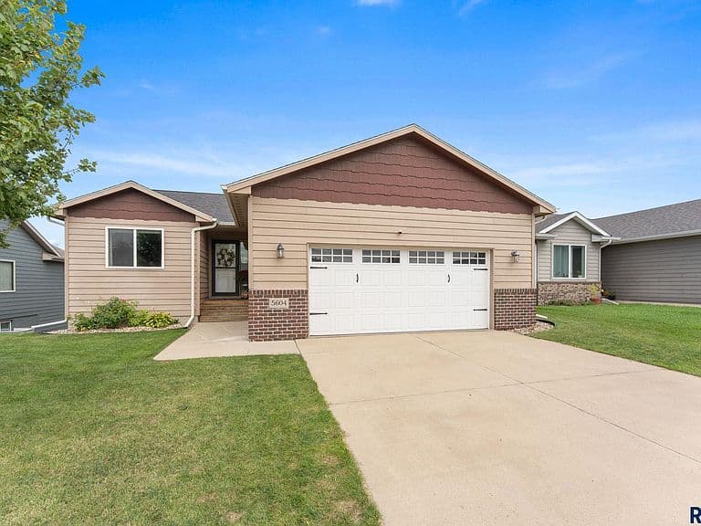 5604 W Oakcrest Dr photo 2