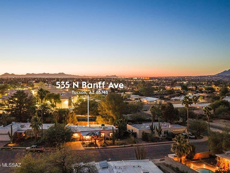 535 N Banff Ave photo 4